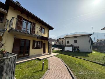 VILLA A SCHIERA D'ANGOLO A DARFO BOARIO TERME