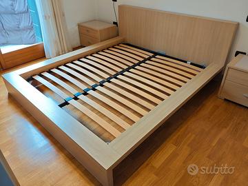 Letto matrimoniale stile moderno in legno