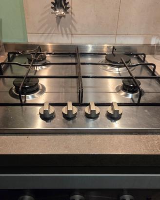 piano cottura 4 fuochi indesit
