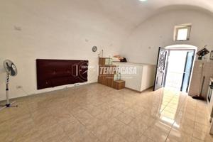 Monovano con ingresso indipendente, in zona Piazza