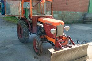 trattore agricolo
