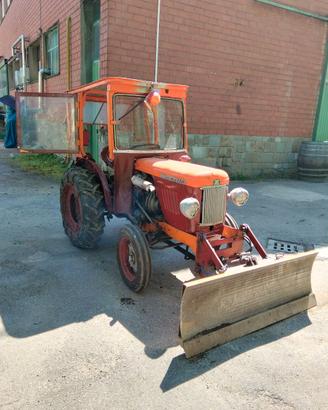 trattore agricolo