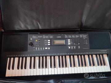 Tastiera Yamaha + accessori 
