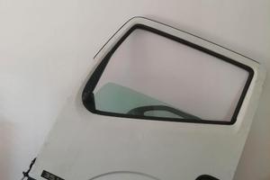 Porta anteriore sinistra NT 400 Nissan Cabstar