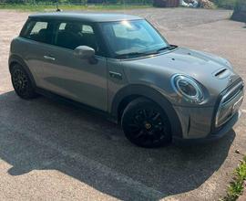 Mini full electric Cooper se