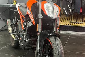 Ktm 125 Duke Akrapovic