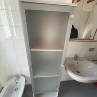armadio con anta in vetro