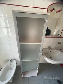 armadio con anta in vetro