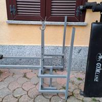panca addominali più panca pesi.