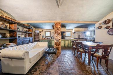 VILLA SINGOLA A BAGNOLO IN PIANO