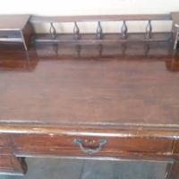 SCRITTOIO  molto particolare