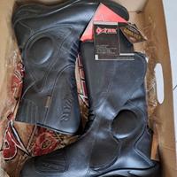 Stivali da motociclista
Gore-Tex 
 n*42
