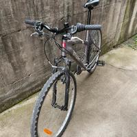 Bicicletta Mountain Bike