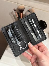 Set Manicure Pedicure 7 Pezzi per Borsa e Viaggio