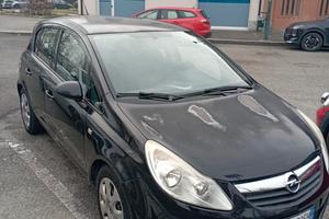 Opel corsa 5 porte GPL ok neopatentati 