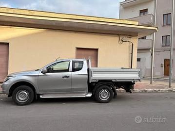 Mitsubishi L200 con cassone ribaltabile