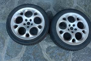 Cerchi Alfa Romeo + gomme invernali al 90% 