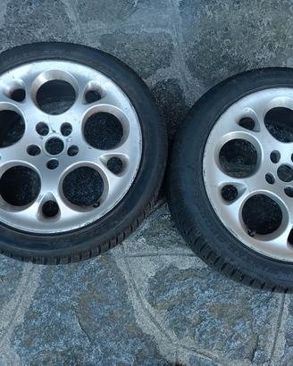 Cerchi Alfa Romeo + gomme invernali al 90% 