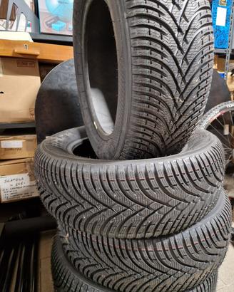X4 Pneumatici 215 60 r16 invernali