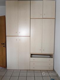 Armadio + 2 moduli aggiuntivi + scrivania 