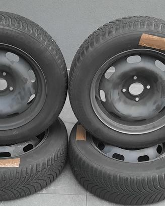 Cerchi in acciaio e gomme da neve Citroen C3