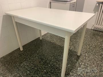 Tavolo bianco