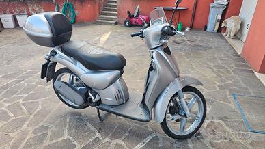 APRILA SCARABEO 100 CON 10000 KM 