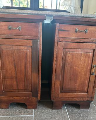 Coppia comodini in legno di castagno