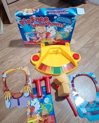 Gioco torte in faccia