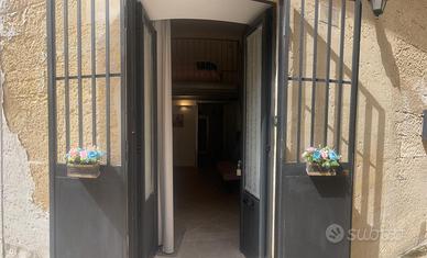 Bilocale Centro storico zona duomo porta Napoli