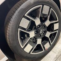Cerchi e gomme da 19 originali Hyundai