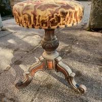 Sgabello antico