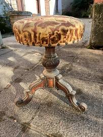 Sgabello antico