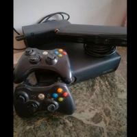Tolgo Xbox 360 con 2 joystick,kinet, 9 giochi