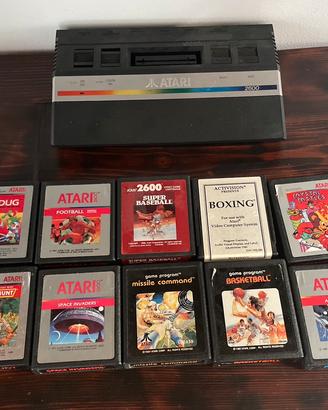 Atari 2600 con 14 cassette giochi