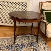 Tavolino in stile antico