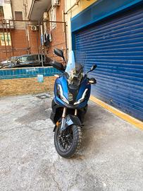 Adv 350 con soli 356km