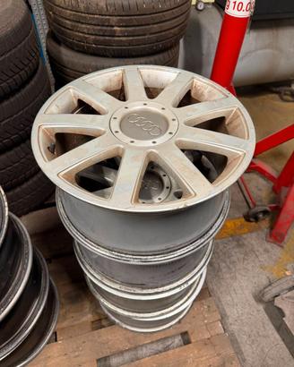 Cerchi in lega 17" Originali Audi a 9 razze (Stile