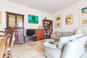 Appartamento di 100 m² con 3 locali e box auto a S