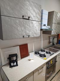 cucina  da expo comp.di elettrodomestici 2.70 mt