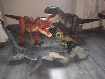 Lotto 5 Dinosauri jurassic world sonori e non