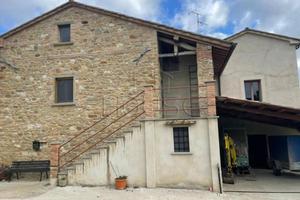 Rustico / Casale di 180 m² con 4 locali a Sansepol