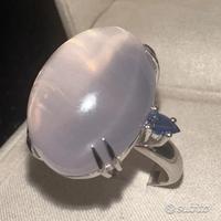 ANELLO IN ORO 18kt. CON ZAFFIRI E QUARZO CABOCHON