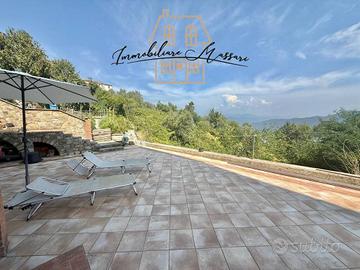 Villa di 125 m² con più di 5 locali a Rocchetta di