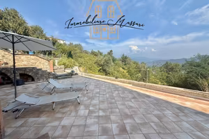 Villa di 125 m² con più di 5 locali a Rocchetta di