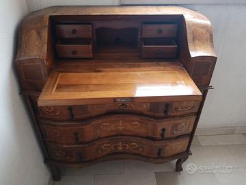 Cassettiera come in foto in noce massello lavorato