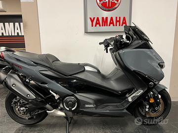 Yamaha tmax 560 tech max