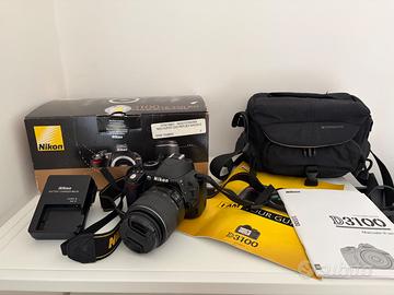 macchina fotografica NIKON D3100 + borsa