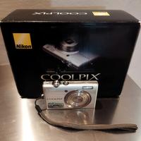 NIKON COOLPIX S570 (COMPLETA DI ACCESSORI)