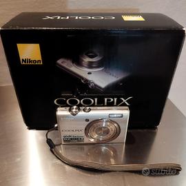 NIKON COOLPIX S570 (COMPLETA DI ACCESSORI)